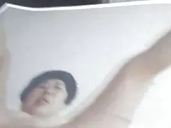 裸体的女健美运动员通过肛门的自刺激的视频