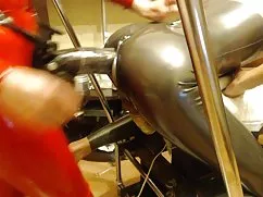 比基尼的胸罩的尺寸游戏3裸体的管道