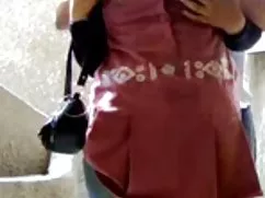顽皮的青少年的性爱舞的盖头古羊毛大衣